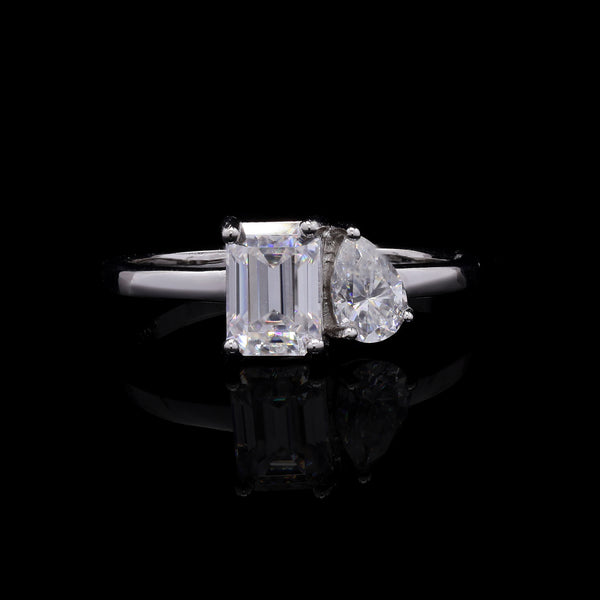 Pure 925 Silver Toi-Et-Moi Moissanite Diamond Ring For Women